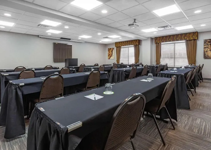 Hotel Wingate By Wyndham 3*