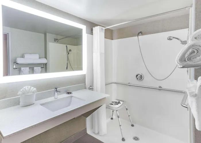 Wingate By Wyndham Hotel