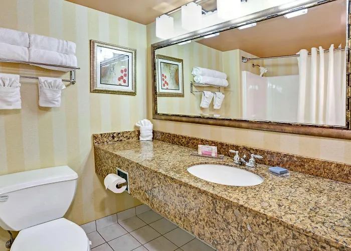 Hotel Wingate By Wyndham 3*