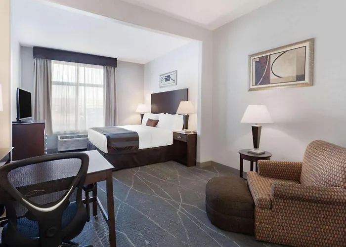 Wingate By Wyndham Hotel