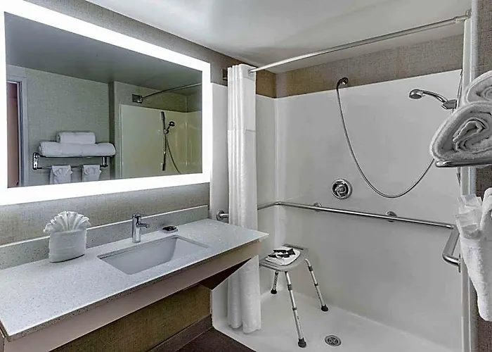 Wingate By Wyndham Hotel